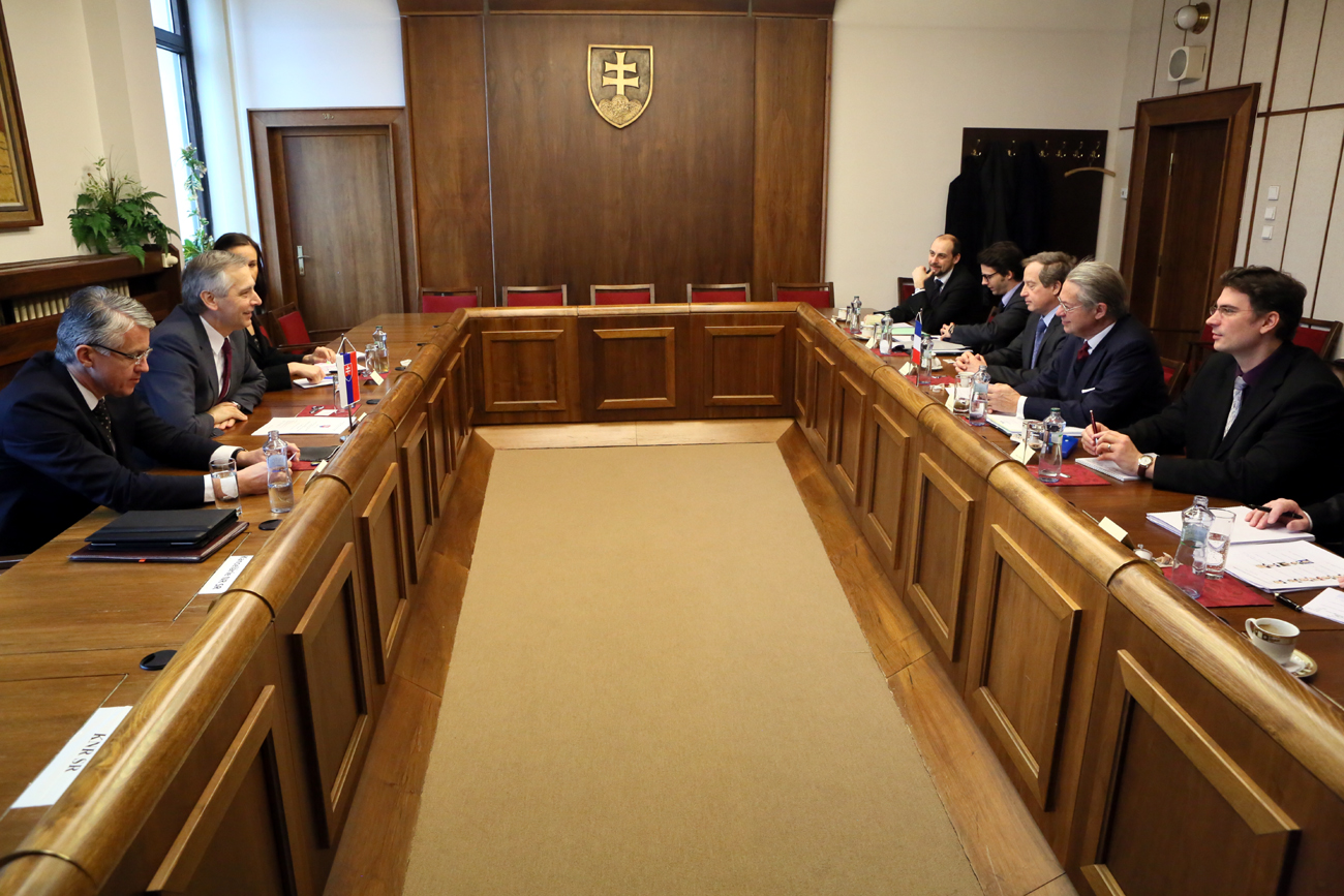 Ján Figeľ rokoval s predsedom Finančnej komisie Senátu Francúzskej republiky Philippom Marinim