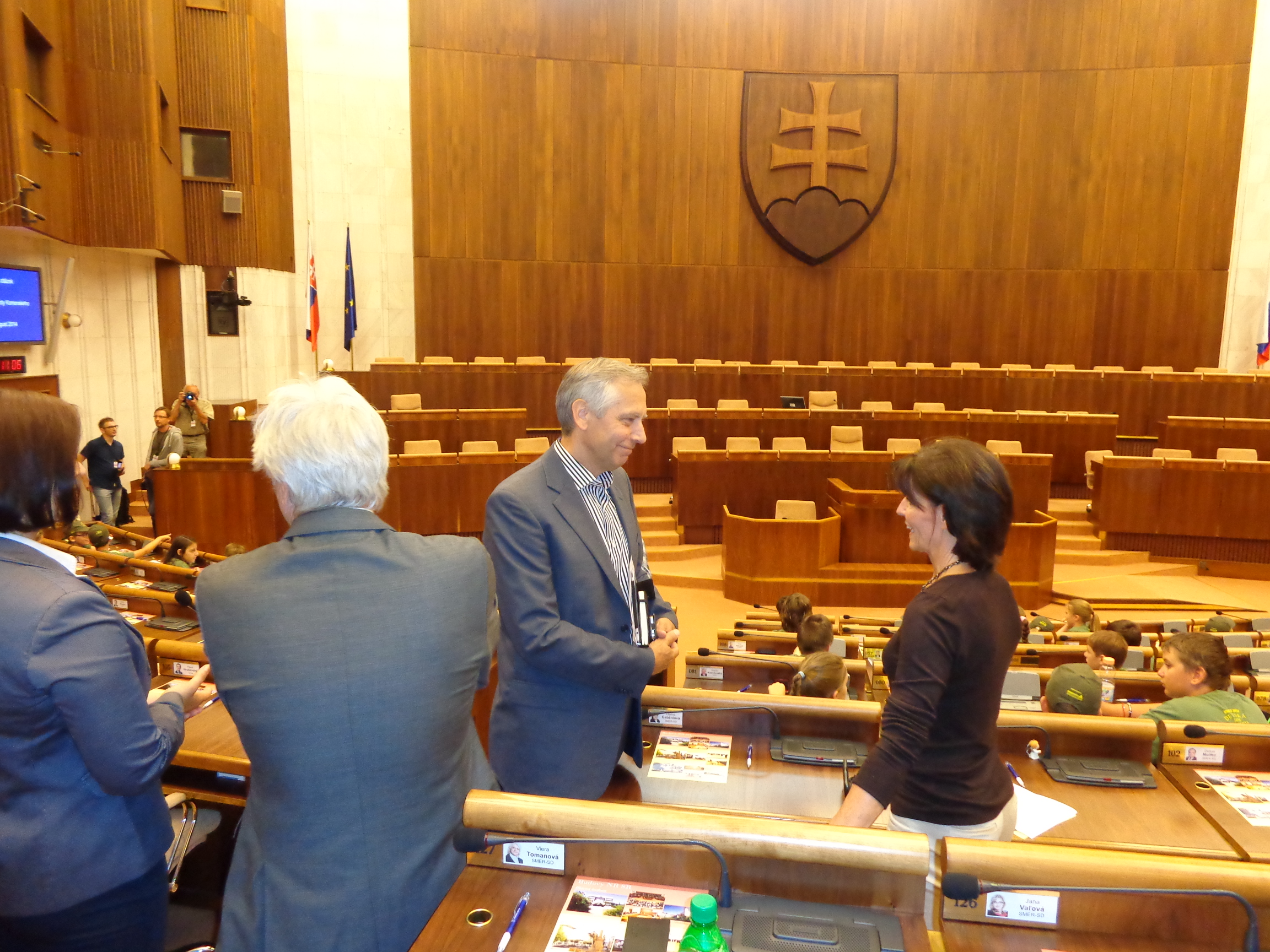 Miesto KDH je podľa Figeľa v parlamente, nie na námestí