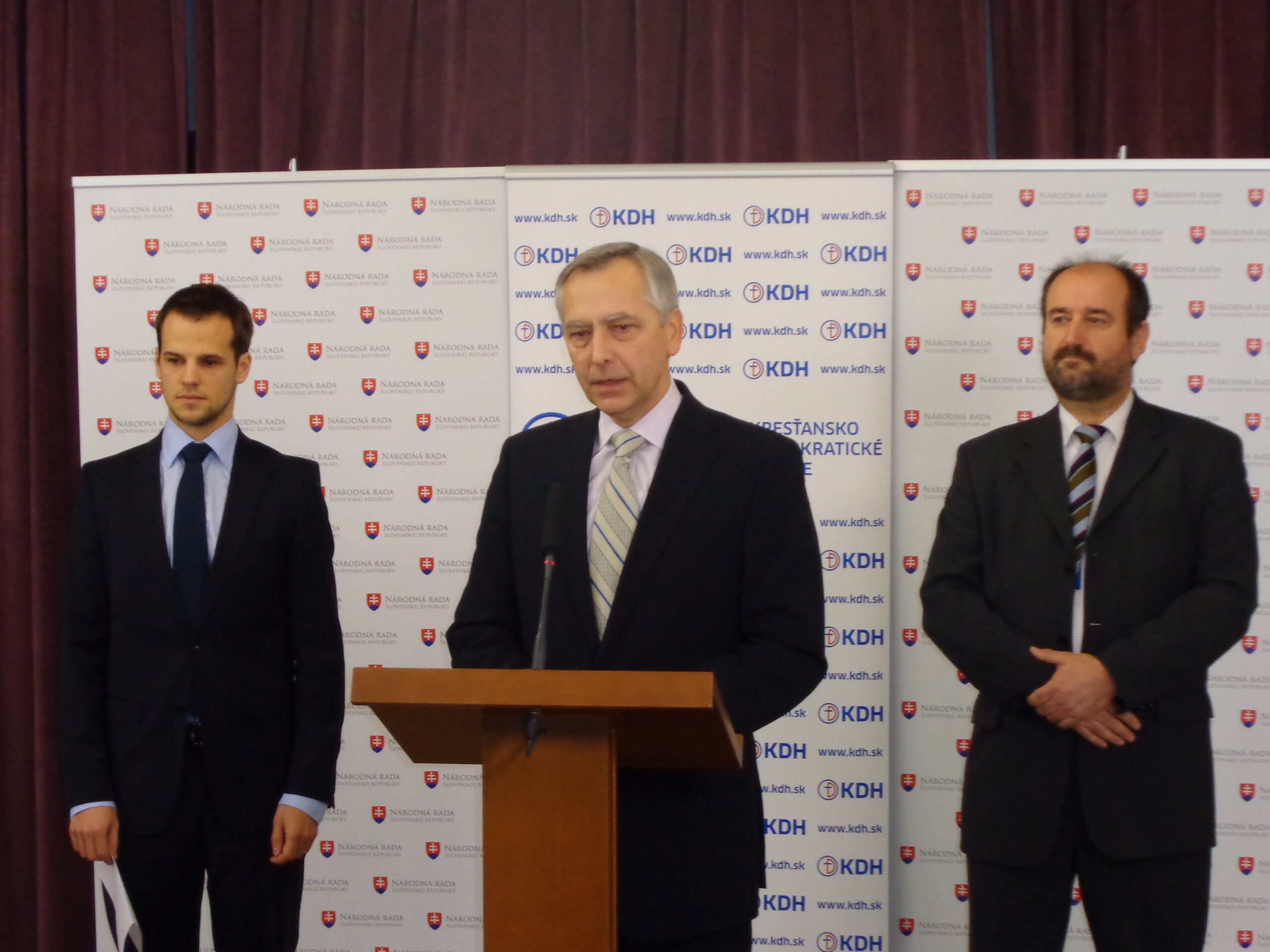 Ministerstvo obrany obchádza súťaže