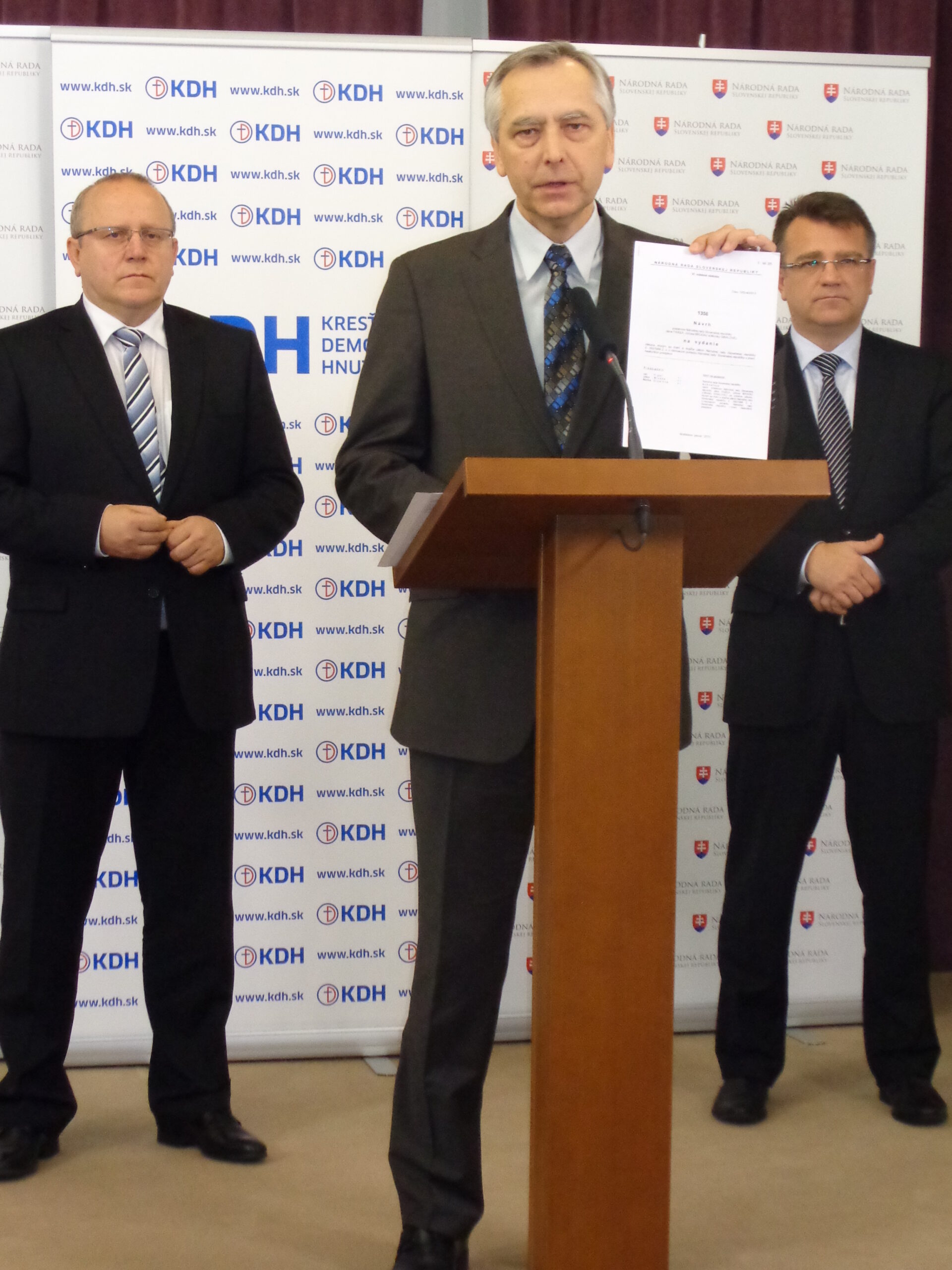 KDH chce zlepšiť svojimi návrhmi zákonov sociálnu situáciu ľudí na Slovensku