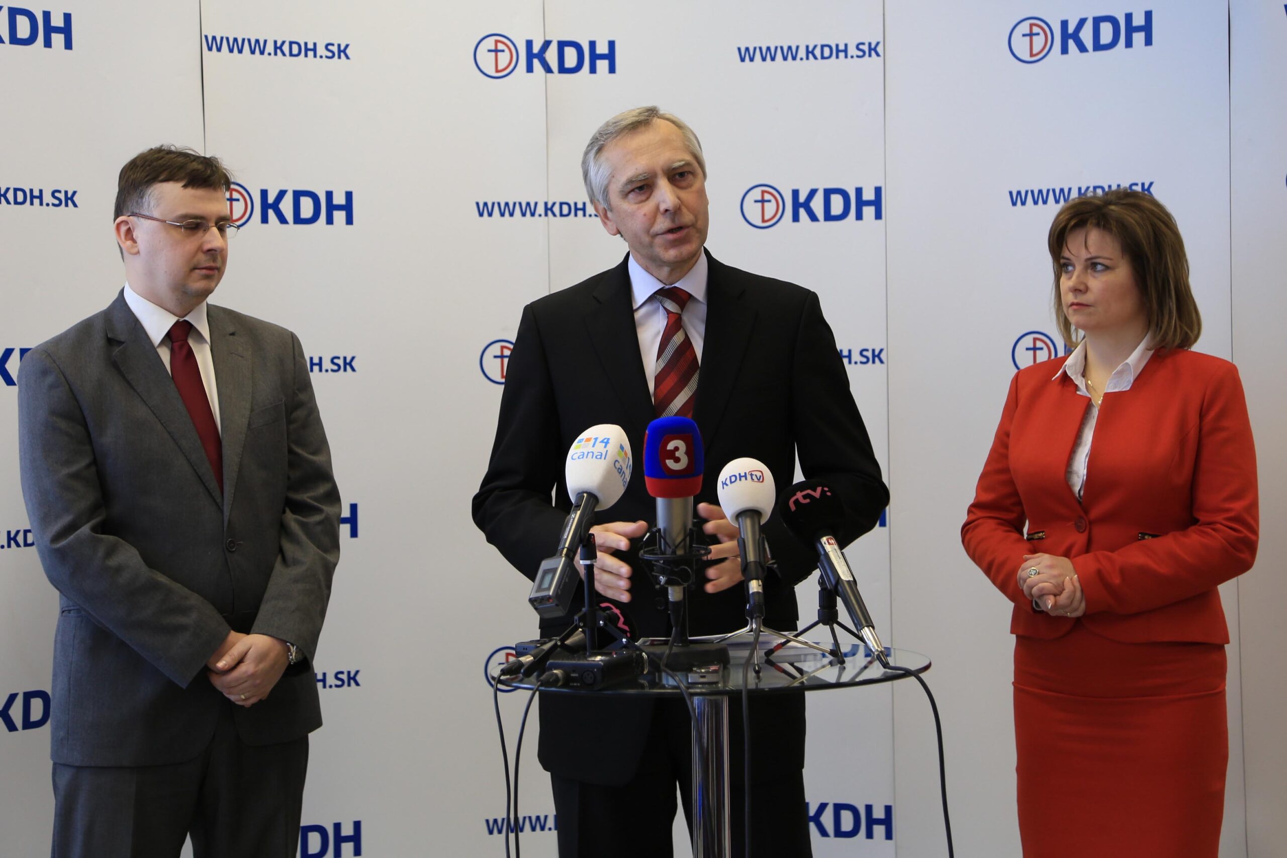 KDH chce povinné vzdelávanie žiakov od 6 do 18 rokov