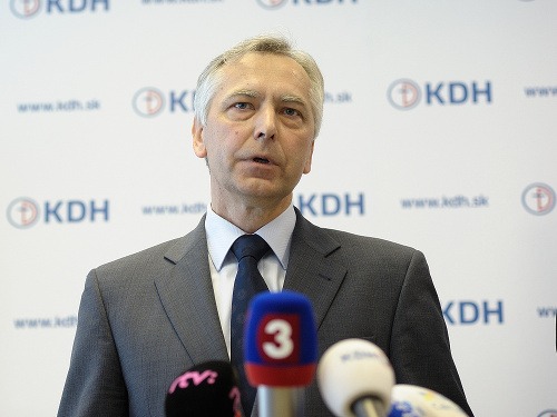 Vláda Smeru bude pokračovať v rozkrádaní: Potvrdil to sám Robert Fico, vyhlásil Figeľ